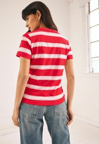 Next Printtipaita - red stripe