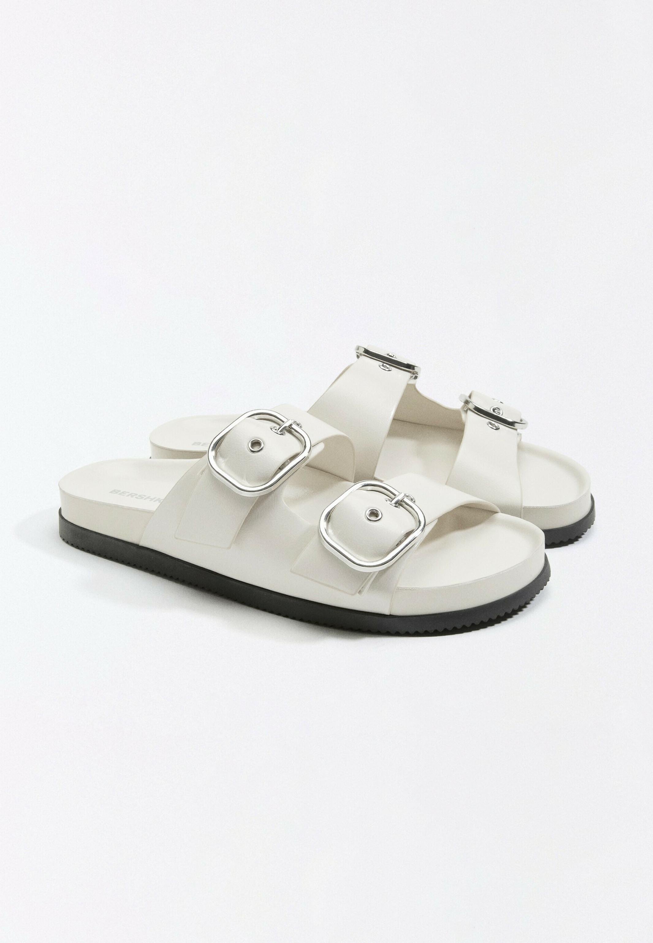 Bershka BUCKLED - FLAT SLIDER SANDALS - Muiltjes - white/wit