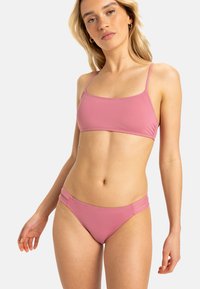 Unausgewählt, pink