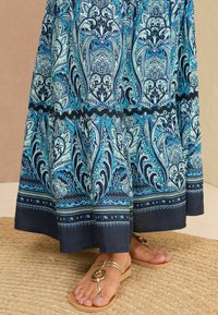 Love & Roses TIERED  DETAIL  - REGULAR FIT - A-vonalú szoknya - navy blue