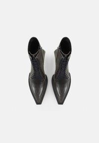 Vagabond Stivaletti stringati - brown