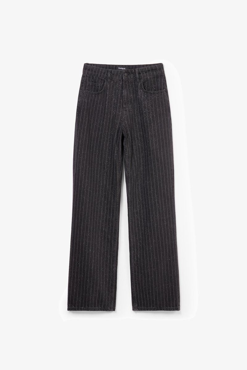 Pantaloni drept din denim negru cu dungi verticale, având închidere cu nasture, curea și buzunare. Textură moale cu un ușor luciu.