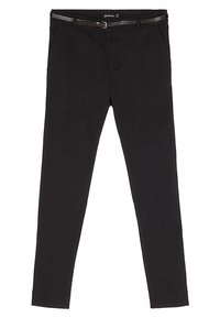 Zwarte slim-fit broek met zijzakken en een dunne gestructureerde zwarte riem met een kleine gesp in de taille.