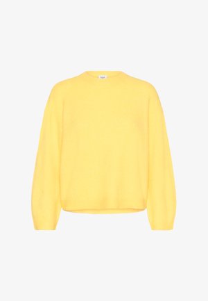 Žuti pleteni džemper s okruglim izrezom, rukavima padajućim s ramena i opuštenim krojem. Mekana tekstura i završetak s rebrastim rubom.