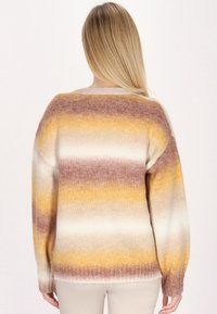 Maglione lavorato a maglia con strisce orizzontali nelle tonalità di giallo, arancione, rosa e crema; vestibilità ampia, maniche larghe e polsini a coste.