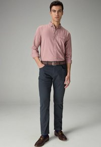 Next BELTED PRINTED STYLE SLIM FIT - Nadrágok - navy blue