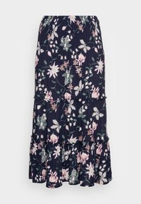 Sukienka wielowarstwowa w kolorze granatowym z motywem kwiatowym. Charakteryzuje się falbanianym dołem oraz mieszanką różowych i białych kwiatów z zielonymi liśćmi. Gładka tekstura na całej powierzchni.