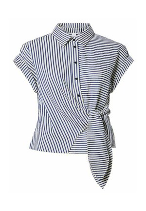 Raidallinen lyhythihainen paita sinivalkoisena, jossa on kaulus, napitettu etuosa ja sivussa solmittava yksityiskohta, joka luo kääntöefektin.