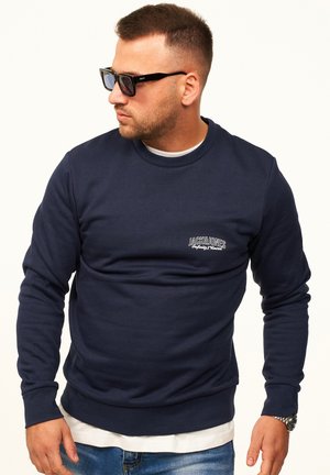Jack & Jones, PULLOVER - RUNDHALSPULLOVER MIT CREW-NECK IM REGULAR FIT FÜR HERREN SWEAT - Sweatshirt - navy blazer