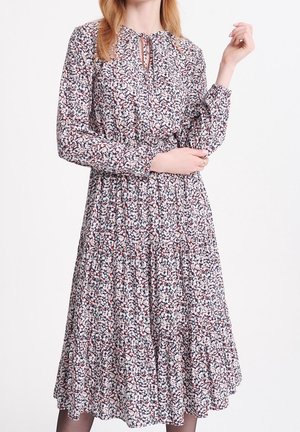 Hverdagskjole - white