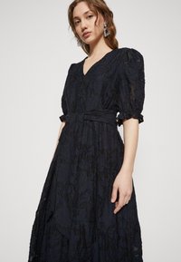 Selected Femme SLFCATHI-SADIE - Maksi suknelė - dark sapphire