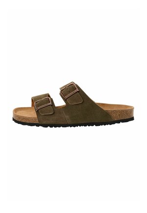 Grüne Wildledersandalen mit zwei verstellbaren Schnallen, Korkfußbett und schwarzer Gummisohle, mit flachem Design und ohne Fersenriemen.