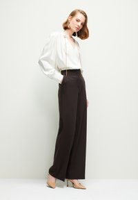adL WIDE LEG  - Broek - brown