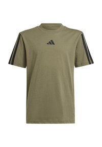 T-shirt in cotone verde oliva con maniche corte, scollatura rotonda, strisce nere lungo le spalle e piccolo logo nero sul petto.