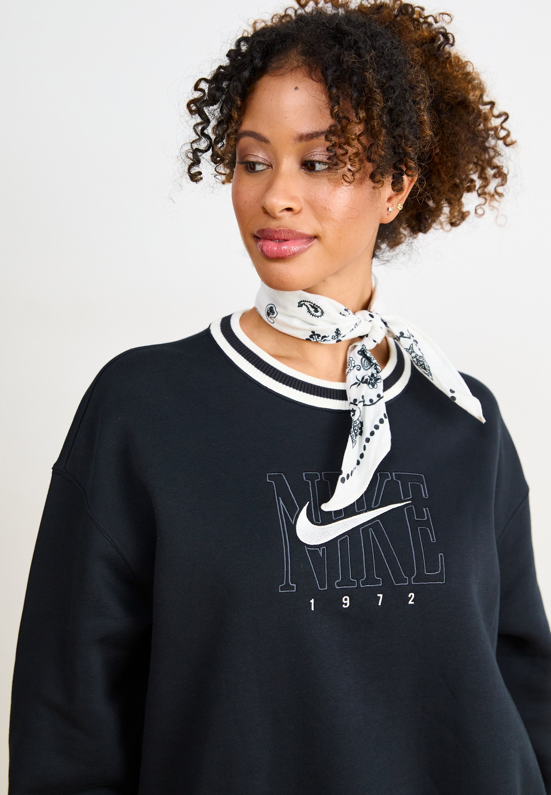 nike fleece printed crew sweatshirt