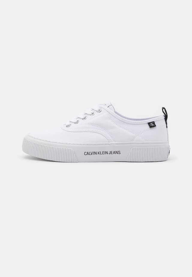 VULCANIZED SKATE OXFORD - Sneaker low - bright white