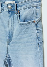 Stradivarius Vaqueros pitillo - light-blue denim