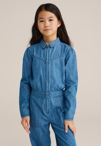 Modra jeans sako z ovratnikom, dolgimi rokavi in prilegajočim pasom. Ima sprednji zadrgo in dva stranska žepa za funkcionalnost.