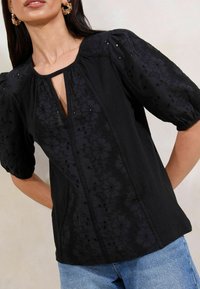 Lipsy REGULAR FIT - BRODERIE PUFF SLEEVE  - Palaidinė - black