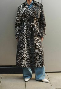 Next Trench - brown