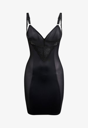 Czarna sukienka na ramiączkach wykonana z gładkiego materiału, zdobiona koronkowym wykończeniem wzdłuż dekoltu i z regulowanymi ramiączkami. Obcisły krój.