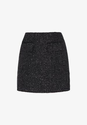 Czarna spódnica mini z tkaniny tweedowej o teksturowanym splotem. Posiada dwie przednie kieszenie i dopasowaną talię. Prosty dół bez widocznych zapięć.