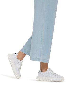 LIPARI - Sneaker low - eisweiß