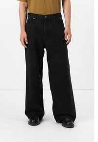 HUGO - MASON - Loose Jeans - black Thumbnail Image 1