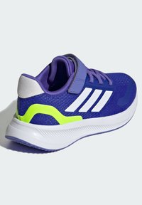 adidas Performance RUNFALCON 5 EL C - Løpesko for vei - lucid blue   cloud white    blue