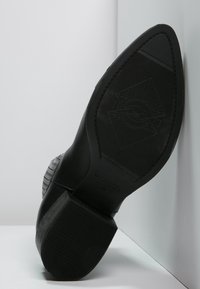 Vagabond Botines - black