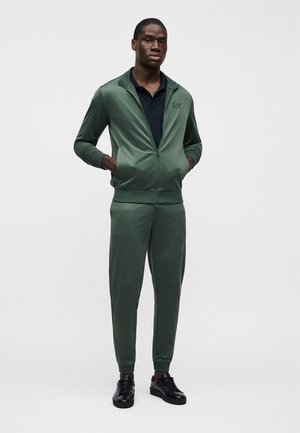 TRAIN CORE SET - Tracksuit - cilantro