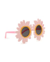 Ροζ γυαλιά ηλίου με σκούρους στρογγυλούς φακούς περιβαλλόμενους από πέταλα σε σχήμα μαργαρίτας και  κείμενο «Billie Blush» σε ένα πέταλο του βραχίονα.