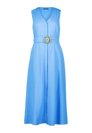 Robe sans manches bleue en lin. Présente un décolleté en V profond, un devant boutonné et une ceinture assortie avec une boucle en bois ronde.