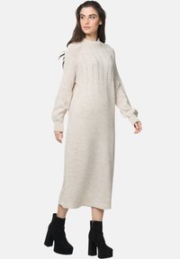 Elara Robe pull - beige