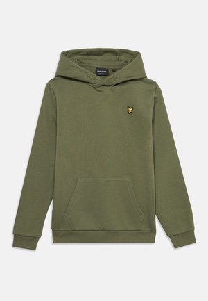 Sweat à capuche vert olive avec manches longues, poche kangourou à l'avant et petit logo brodé jaune et noir sur la poitrine.