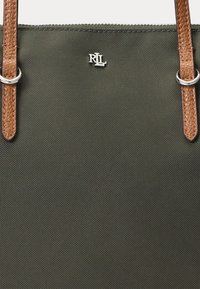 Lauren Ralph Lauren KEATON TOTE MEDIUM - Maisiņveida soma - dark olive
