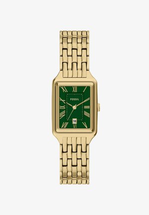 Montre rectangulaire dorée avec un cadran vert, des index en chiffres romains et un affichage de la date. Bracelet en maillons métalliques avec une finition polie.