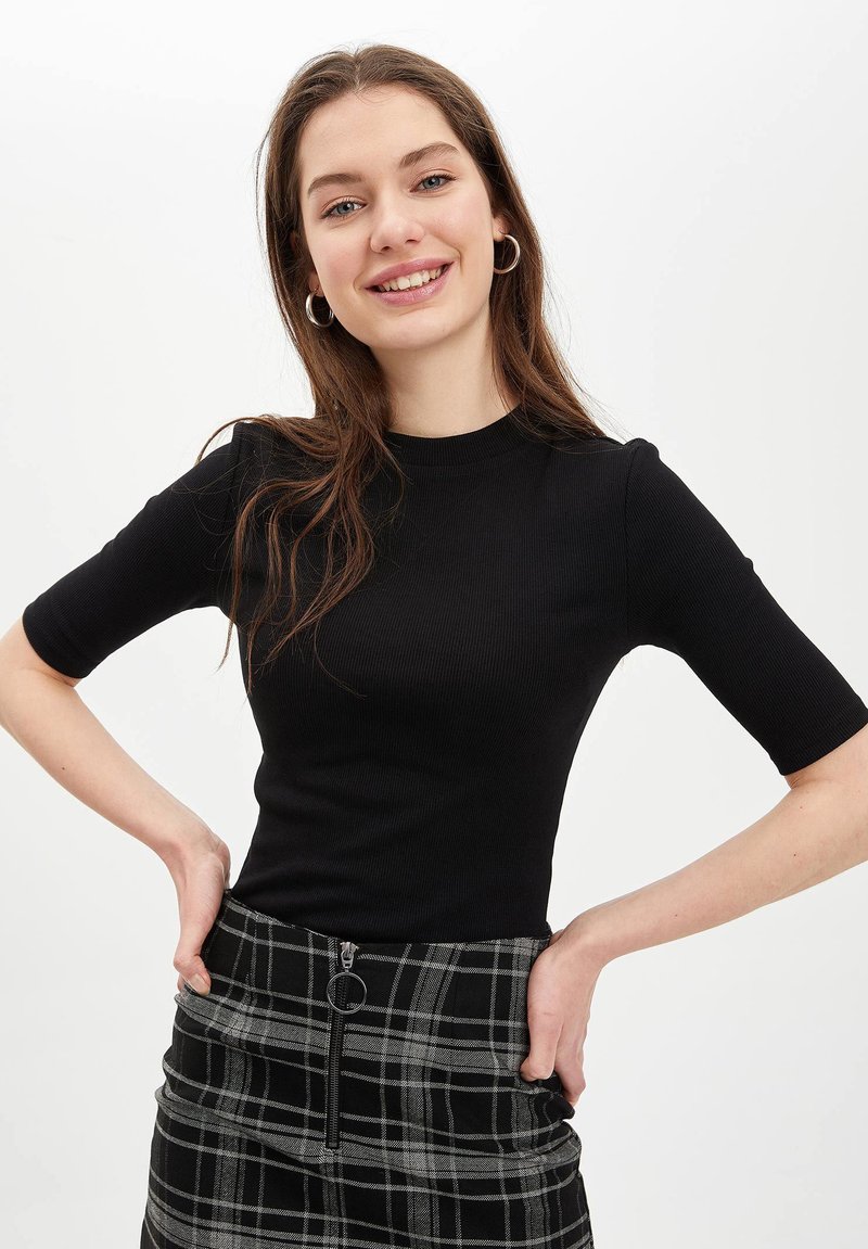 DeFacto Blouse zwart DeFacto Blouse zwart