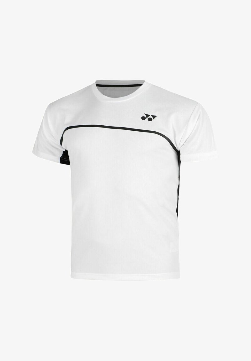 T-shirt de sport blanc à manches courtes avec un motif de ligne courbe noire sur la poitrine et le logo Yonex sur le côté supérieur gauche.