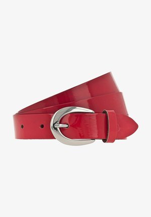 Ceinturon en cuir verni rouge avec une boucle en argent poli, présentant une finition lisse, une extrémité effilée et des trous pour ajustement.