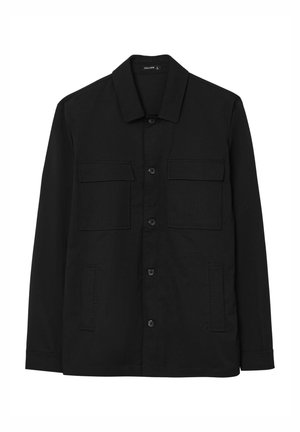 Veste noire avec un col, fermeture à boutons sur le devant, deux poches poitrine et des poches latérales. Fabriquée en tissu lisse avec une finition mate.