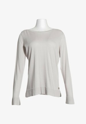 Hellbeiges Langarmshirt mit Rundhalsausschnitt, gezeigt an einem weißen Schaufenstertorso vor weißem Hintergrund.
