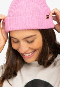 Billabong - ALTA - Beanie - mgf Thumbnail Image 1