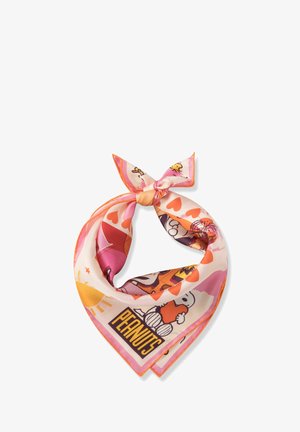 Foulard en soie avec les personnages de Peanuts, cœurs orange et motifs de soleil dans des tons rose, orange et crème, noué en un noeud.