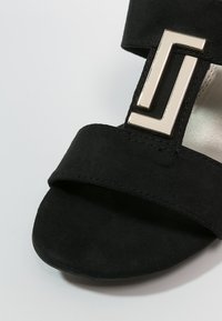 Marco Tozzi Sandały