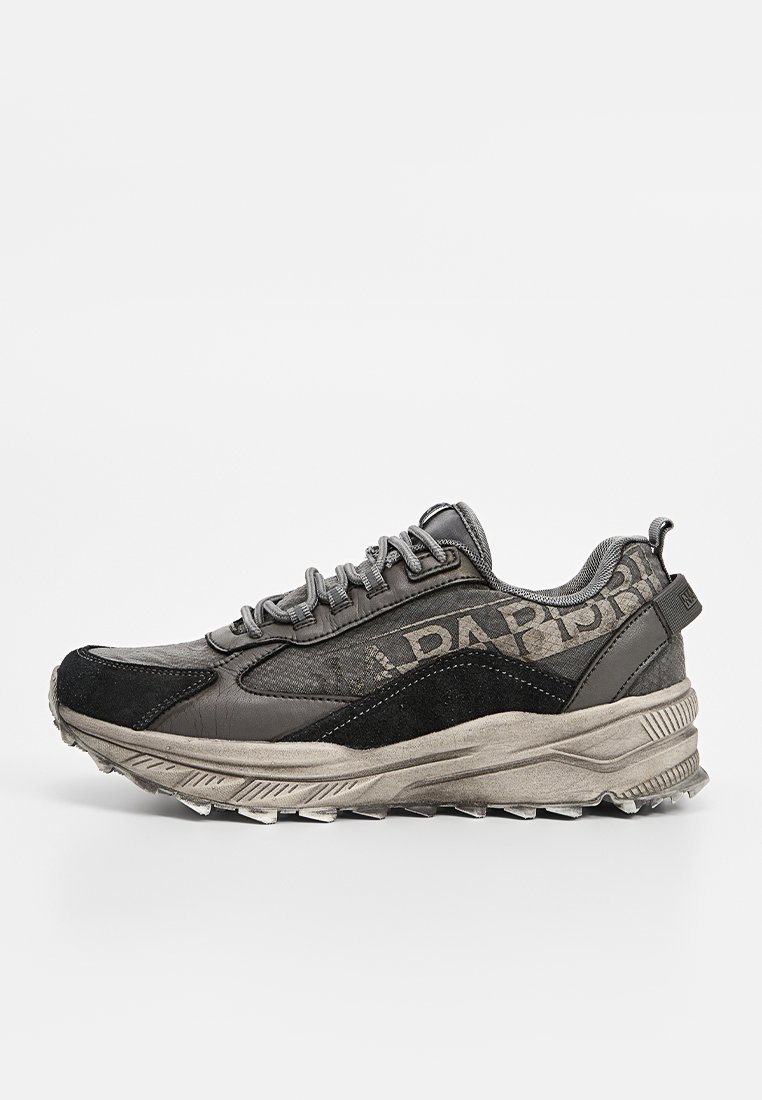 Sneaker low