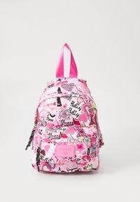 Guess - Tagesrucksack - sticker collage Thumbnail-Bild 1