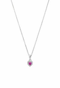 Zilverkleurige ketting met een hartvormige hanger met een centraal roze steentje omringd door kleine heldere steentjes.