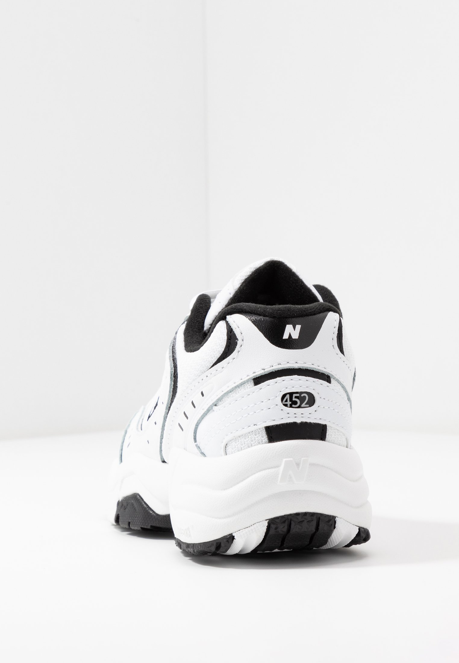 new balance wx452