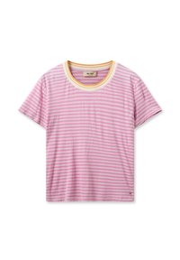 Camiseta de rayas rosas con rayas horizontales en tonos claros y oscuros. El cuello redondo tiene un ribete amarillo en contraste. Tejido de algodón suave.